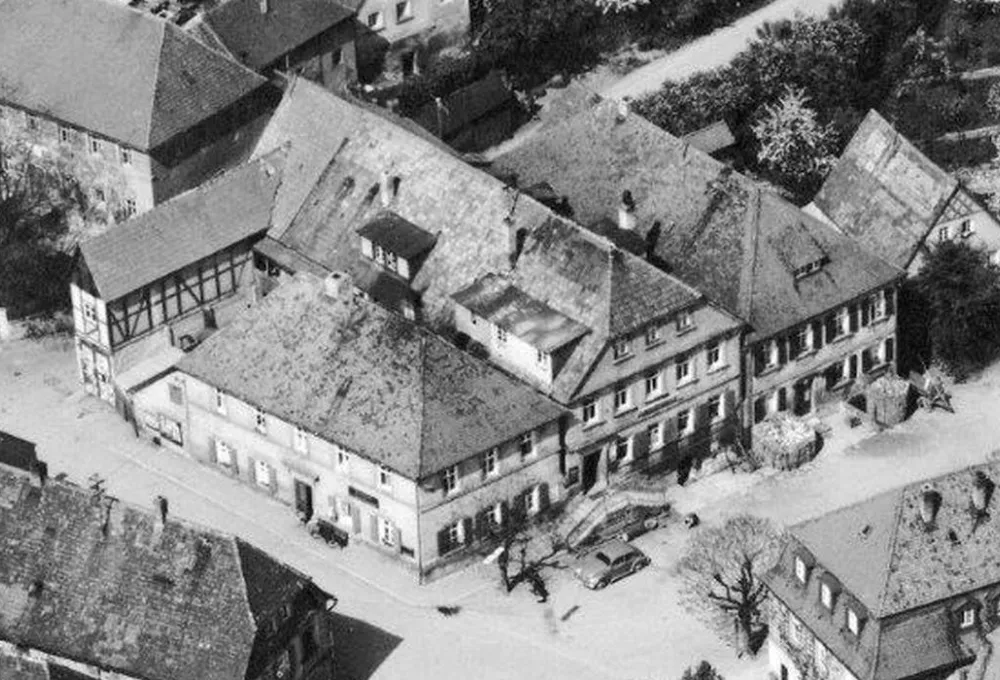 Marktplatz mit Hirschhaus